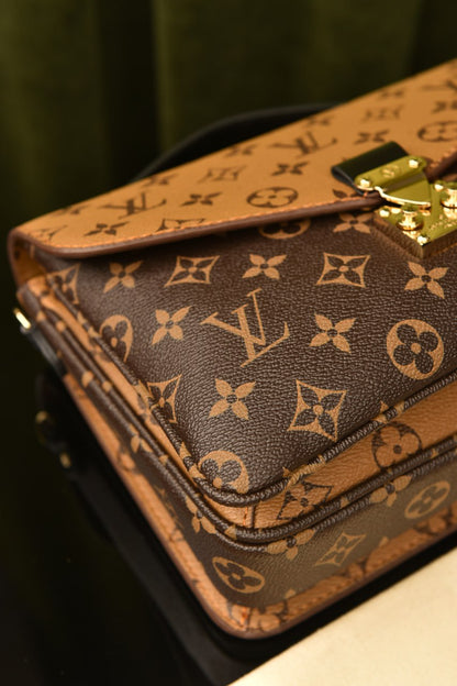 Metis Pochette