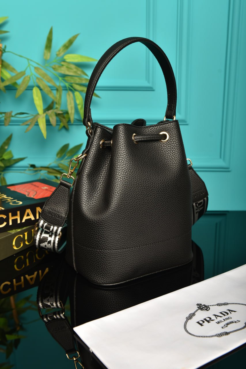 PRD - Vitello Daino Bucket  Bag